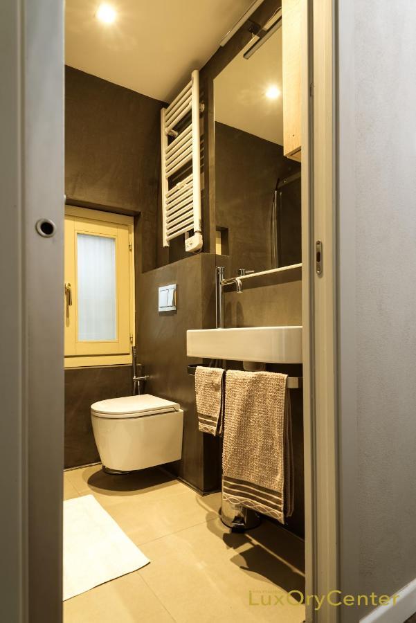 Apartamento Luxory Center - Bilocale In Centro Storico In Palazzo D'epoca In Zona Pedonale Vicino Metro Vittoria